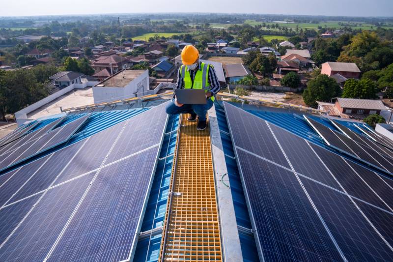 Installation photovoltaïque sur une toiture professionnelle